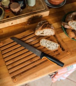 Fiskars FF leipäveitsi 23cm