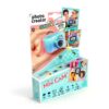 Photo Creator Mini Cam -lelupakkaus, jossa on pieni sininen ja vaaleanpunainen lasten kamera, jonka ikäsuositus on 8+. Pakkauksessa mainostetaan valokuva- ja videotoimintoja, 14 eri tyyliä sekä kuvia lapsista, jotka käyttävät kameraa.