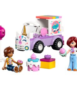Lego Friends -sarja, johon kuuluu yksisarvisaiheinen jälkiruokakuorma-auto, kaksi minihahmoa, kakku, lahjapakkaus ja tikkukyltti.