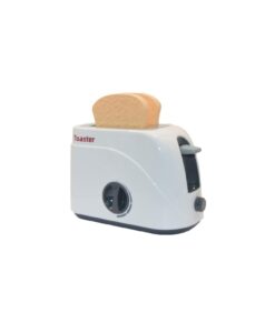 Valkoinen leluleivänpaahdin, jossa on säätönuppi ja vipu ja jonka päällä on muovinen leipäviipale. Sivussa lukee punaisella sana ”Toaster”. Tausta on tasaisen valkoinen.