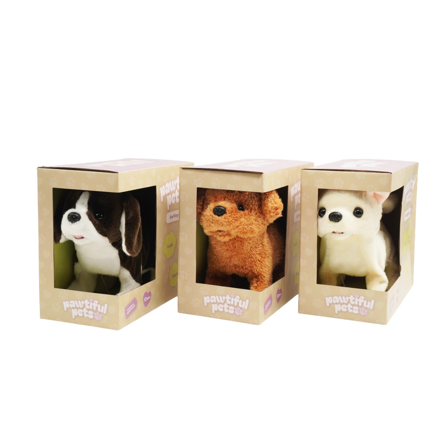 Kolme pehmolelua, jotka esittävät koiria, kukin omassa beigeissä Pawtiful Pets -laatikossaan, jossa on läpinäkyvä ikkuna. Lelut ovat ruskea-valkoisia, vaaleanruskeita ja kermanvärisiä, ja ne on asetettu riviin.