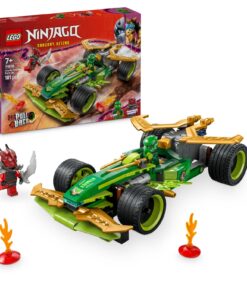 LEGO Ninjago Lloydin vetokäyttöinen kilpa-auto -rakennussarja, johon kuuluu Lloyd-minihahmo, susinaamioinen soturi-minihahmo ja kaksi liekkikoristetta; taustalla näkyy tuotteen pakkaus.