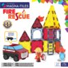 Magna-Tiles -palopelastussarjan pakkaus, jossa on magneettiset palikat, joista on koottu paloasema, lelupaloauto, palomieshahmo ja palotoimintaan liittyviä tarvikkeita. Ikäsuositus: 3–99 vuotta, sisältää 27 kappaletta.