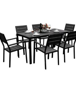 Puutarhapöytä musta muovia ja kuusi mustaa tuolia