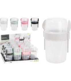 Salaattikulho aterimilla