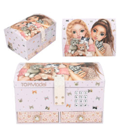 TOPModel Korurasia koodilla & musiikilla CAT LOVE