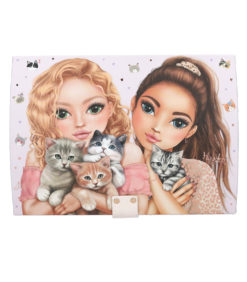 TOPModel Korurasia koodilla & musiikilla CAT LOVE