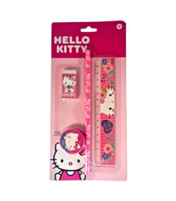 Hello Kitty -aiheinen paperitarvikesarja vaaleanpunaisessa pakkauksessa, sisältää viivoittimen, kynän, teroittimen ja pyyhekumin, jotka on koristeltu Hello Kitty- ja kukkakuvioilla. Sopii 3-vuotiaille ja sitä vanhemmille.