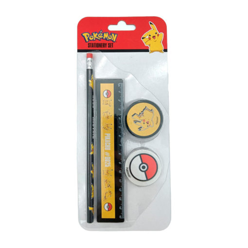 Muovipakkauksessa oleva Pokémon-paperitarvikesarja sisältää lyijykynän, viivoittimen, mustan viivoittimen, Pikachu-kuvioisen teroittimen ja kaksi pyyhekumin - toisessa on Pikachun kasvot ja toisessa Pokéball-muotoinen.